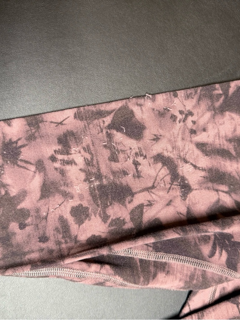 lululemon athletica women’s ' Dusty Pink & Charcoal Floral Leggings - Picture 2 of 6